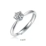 Bague de fiançailles solitaire en argent 925 moissanite de taille ronde et diamant blanc