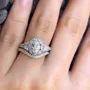 Ensemble de bague de mariage en argent sterling avec halo et diamant blanc ovale vintage
